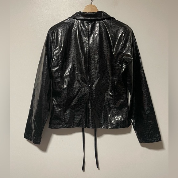 Outer Edge Black Crocodile-Pattern  PU Jacket – Medium - Picture 9 of 10